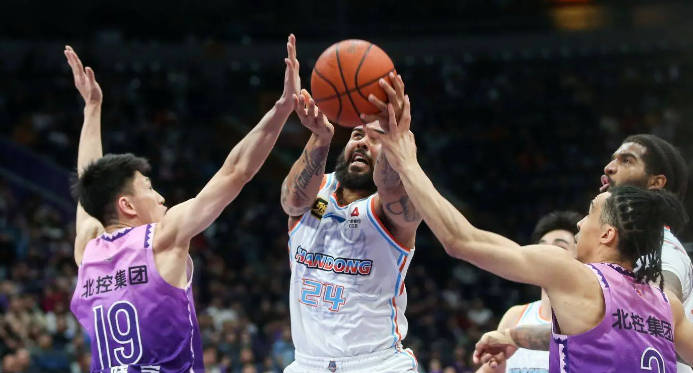 包含窗口期摩纳哥备战CBA季后赛；遗憾出局细节曝光；引发热议；身体对抗强度拉满的词条